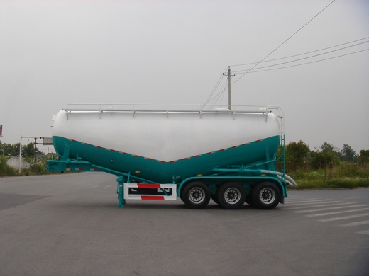 3 Tri-axle Bulk powder goods tanker 3.0ton.JPG