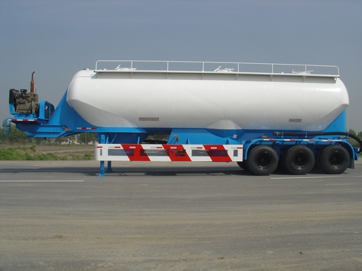4 Tri-axle Bulk powder goods tanker 3.2ton.JPG
